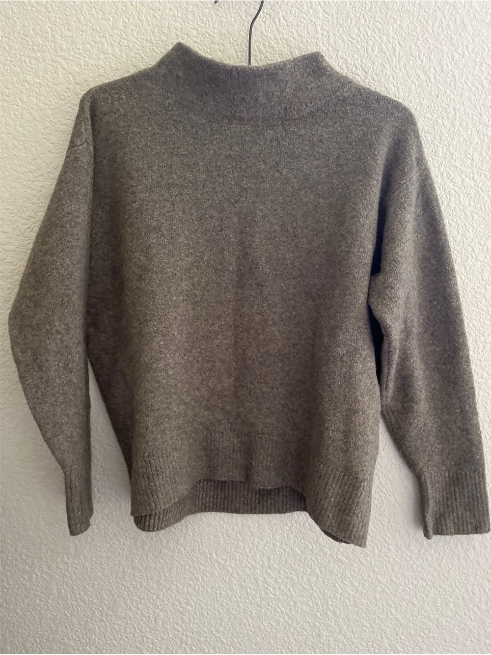 Uniqlo Brown Mock Turtleneck Sweater Women’s Size Small